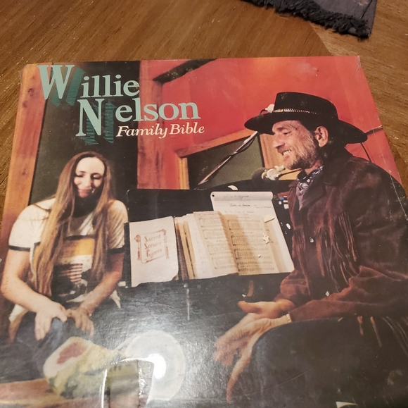 Willie nelson record (the family bible) - Picture 1 of 3